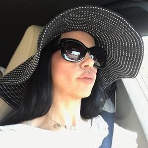 Meet your Posher, Harmony